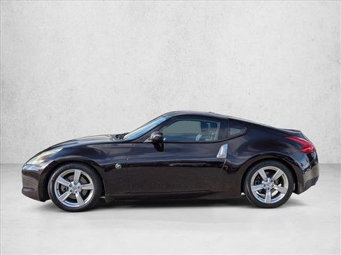Used 2010 Nissan 370Z Touring image 8