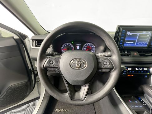 Used 2021 Toyota RAV4 XLE w/ Convenience Package image 17