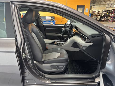 Used 2020 Toyota Camry XLE w/ Driver Assist Package FWD image 18