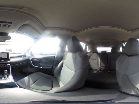 Used 2025 Toyota RAV4 XLE w/ Convenience Package image 42