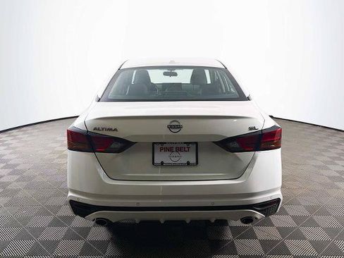 Certified 2025 Nissan Altima 2.5 SL FWD image 5