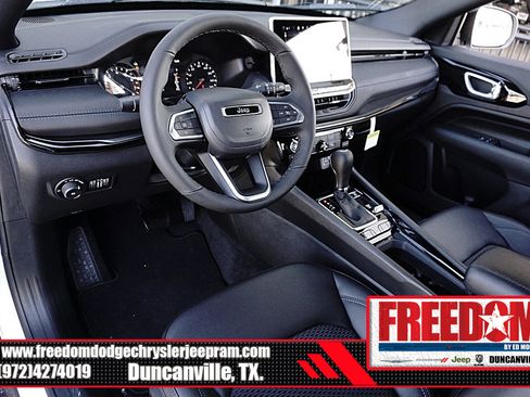 New 2026 Jeep Compass Latitude image 10