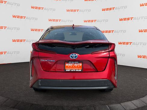 Used 2019 Toyota Prius Prime Plus image 4