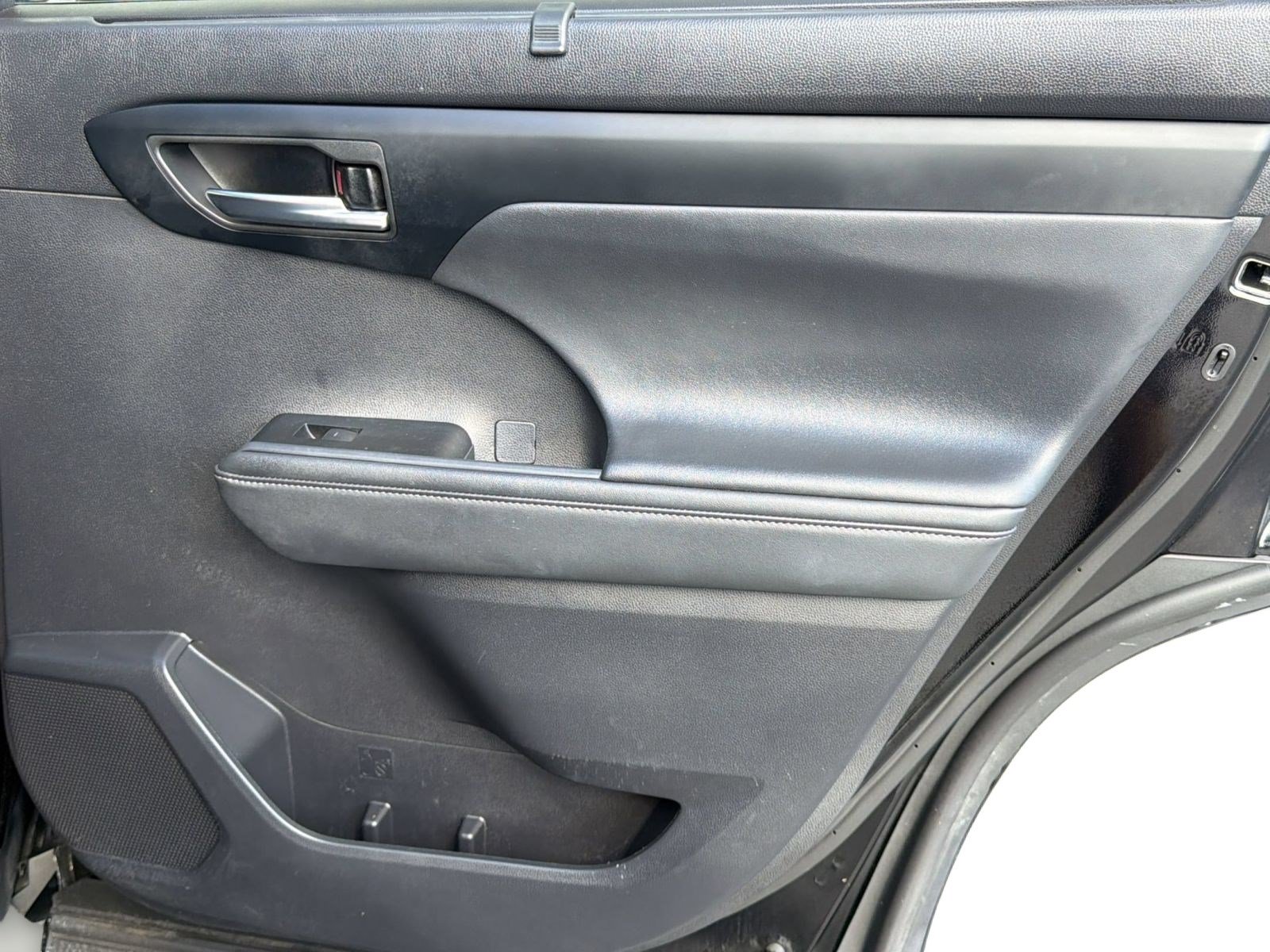 Used 2026 Toyota Highlander XLE AWD/4WD image 32