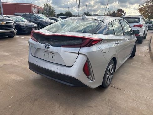 Used 2017 Toyota Prius Prime Advanced image 3