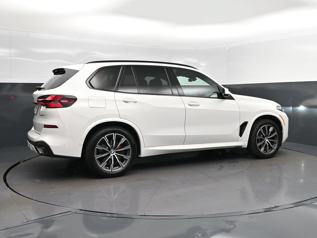 Used 2026 BMW X5 sDrive40i w/ M Sport Package RWD image 8