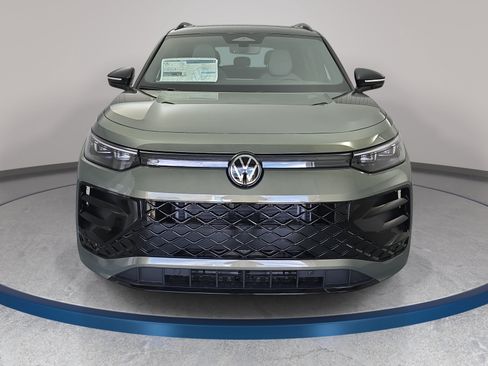 New 2026 Volkswagen Tiguan SE R-Line AWD/4WD image 2
