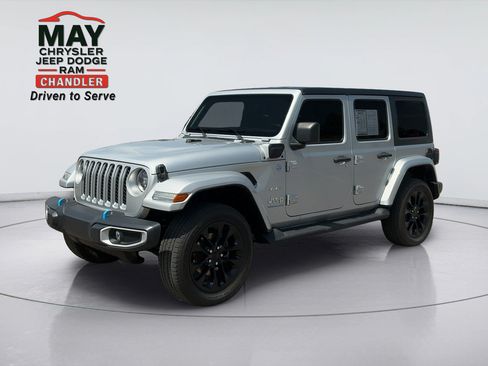 Used 2023 Jeep Wrangler Unlimited Sahara w/ Cold Weather Group AWD/4WD image 3
