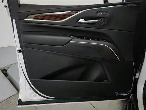 Certified 2024 Cadillac Escalade Premium Luxury image 11