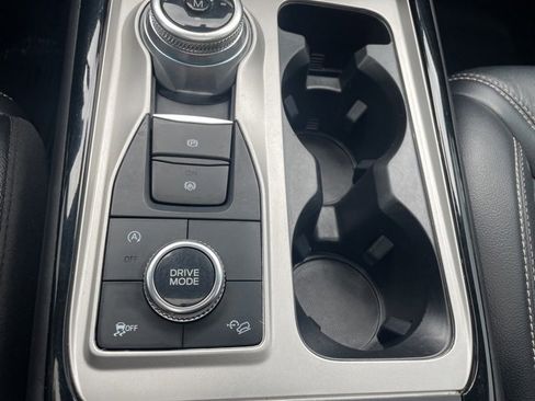 Used 2024 Ford Explorer ST w/ Technology Package image 31