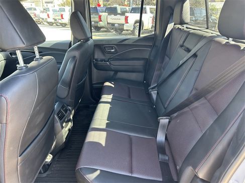 Used 2022 Honda Ridgeline Black Edition image 12