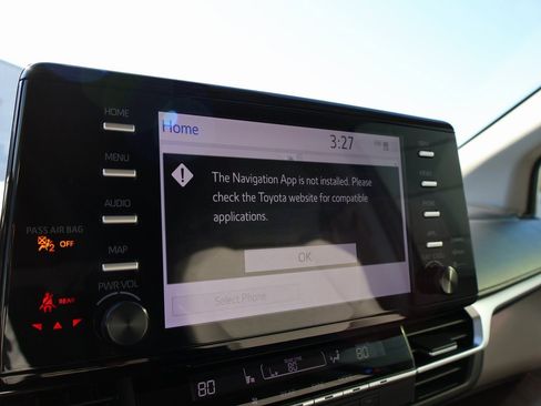 Used 2024 Toyota Sienna LE image 33