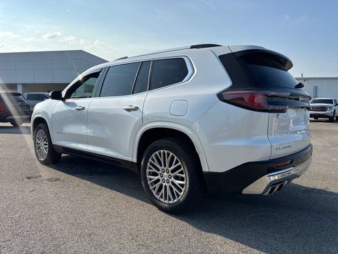 Used 2025 GMC Acadia Denali FWD image 4