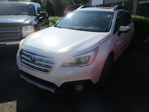Used 2015 Subaru Outback 2.5i Limited AWD/4WD image 2