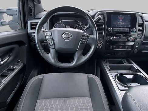 Used 2024 Nissan Titan SV RWD image 6