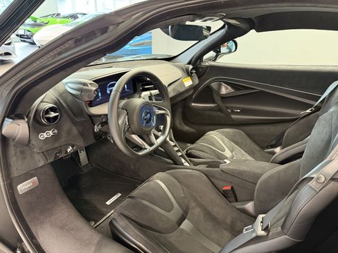 New 2026 McLaren 750S image 11