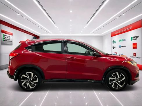 Used 2019 Honda HR-V Sport image 9