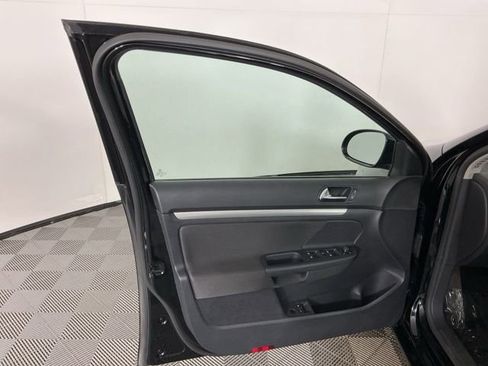 Used 2010 Volkswagen Jetta S image 11