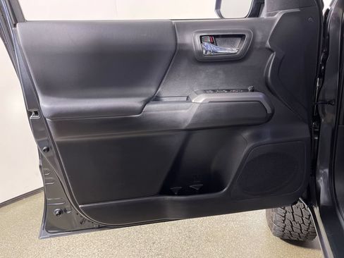 Used 2023 Toyota Tacoma TRD Off-Road AWD/4WD image 17