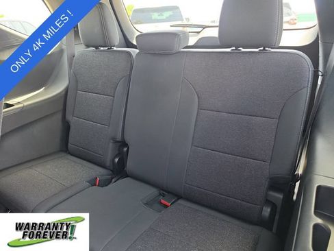 Used 2026 Chevrolet Traverse LT FWD image 14