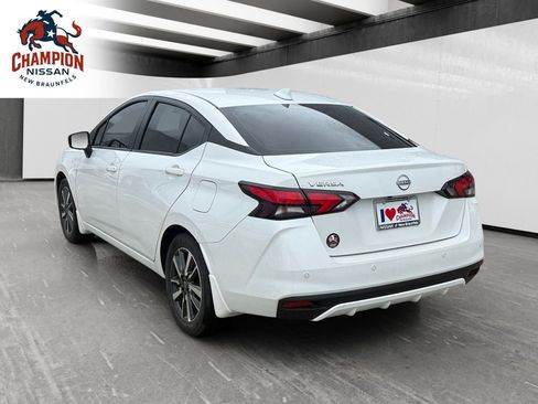 New 2025 Nissan Versa SV w/ Trunk Package FWD image 3