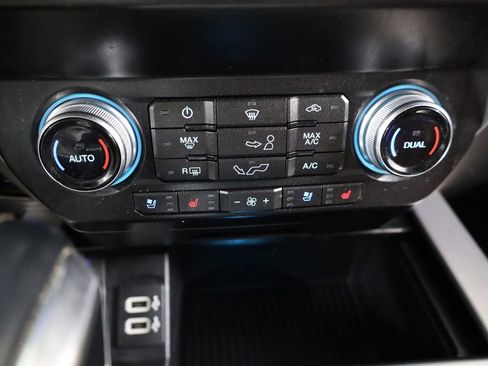 Used 2019 Ford F150 Platinum w/ Equipment Group 701A Luxury image 27