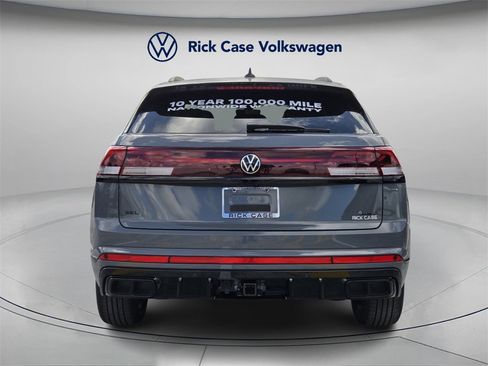 New 2026 Volkswagen Atlas Cross Sport SEL R-Line image 4