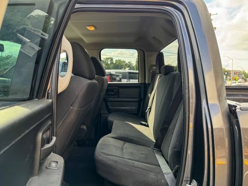 Used 2019 RAM 1500 Express AWD/4WD image 17