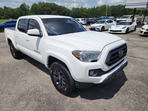 Used 2022 Toyota Tacoma SR5 AWD/4WD image 1