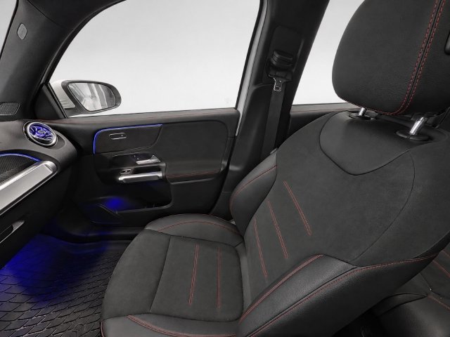 Certified 2022 Mercedes-Benz GLB 250 4MATIC image 21