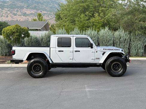 Used 2023 Jeep Gladiator Rubicon w/ Trailer Tow Package AWD/4WD image 8