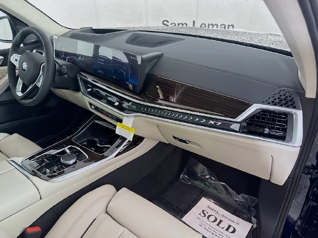 Used 2026 BMW X7 xDrive40i AWD/4WD image 30