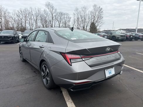 Used 2021 Hyundai Elantra Limited w/ Cargo Package image 3