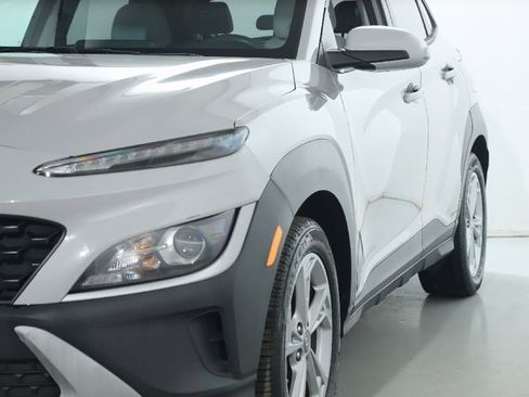 Used 2022 Hyundai Kona SEL image 4