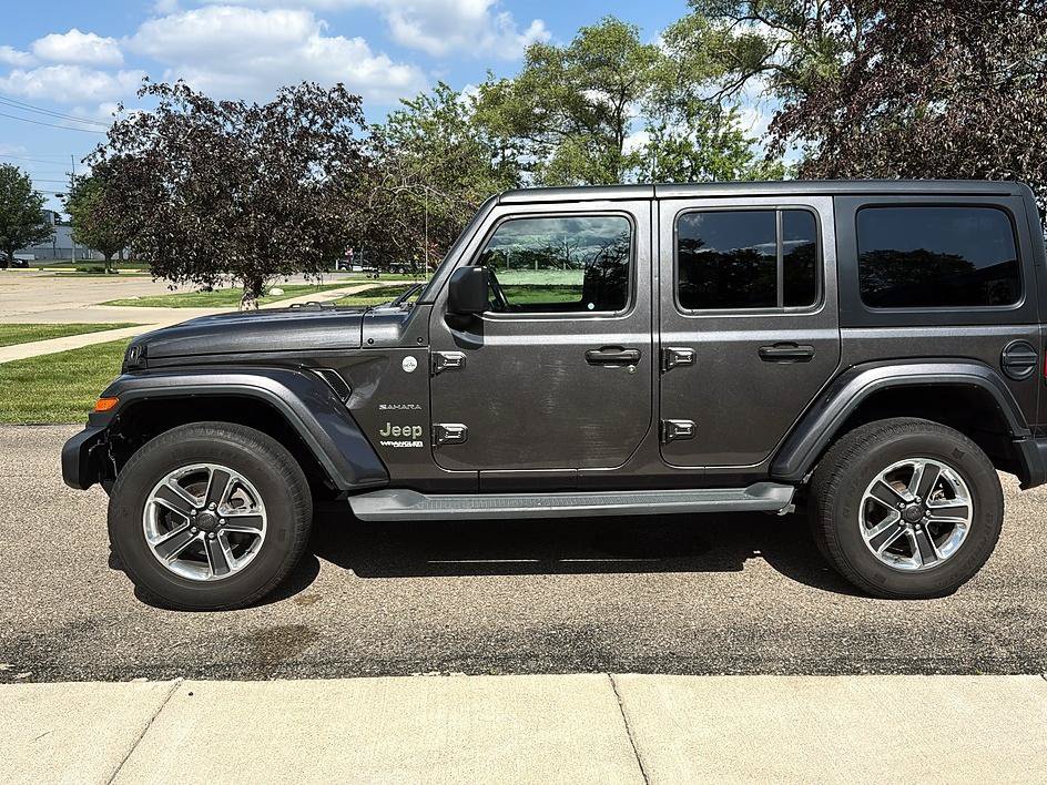 Used 2020 Jeep Wrangler Unlimited Sahara AWD/4WD image 4