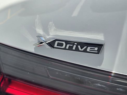 New 2026 BMW 330i xDrive Sedan w/ M Sport Package AWD/4WD image 4