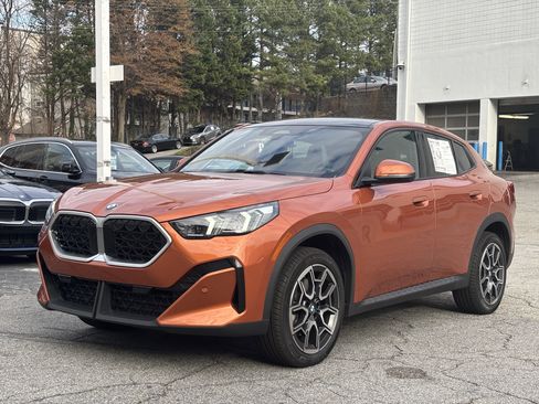 Used 2025 BMW X2 xDrive28i image 1