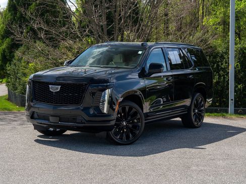 Used 2025 Cadillac Escalade Sport Platinum w/ LPO, ONYX Package image 1