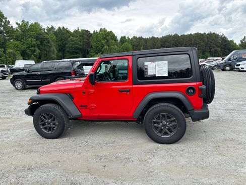 Used 2025 Jeep Wrangler Sport AWD/4WD image 11