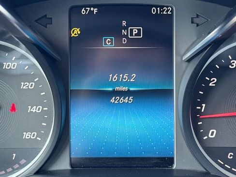 Used 2022 Mercedes-Benz GLC 300 image 22