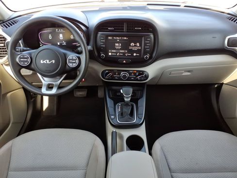 Used 2023 Kia Soul LX FWD image 15