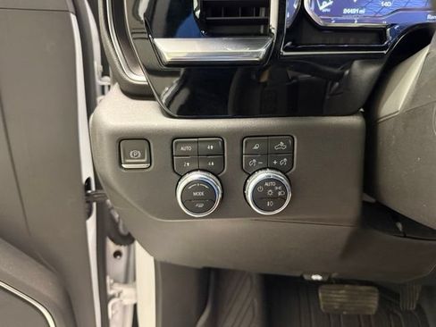 Certified 2023 GMC Sierra 1500 SLT w/ SLT Premium Plus Package AWD/4WD image 18