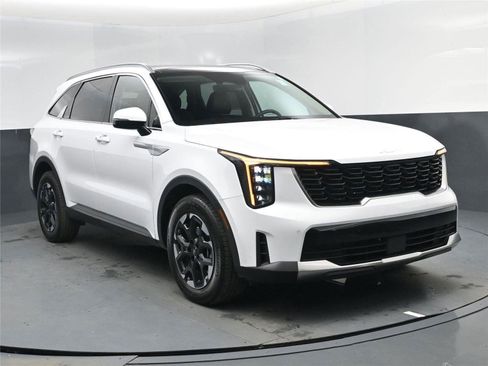 Used 2025 Kia Sorento S w/ Panoramic Sunroof Package image 17