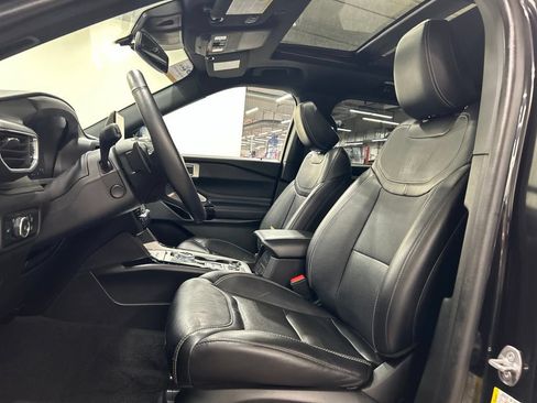 Certified 2023 Ford Explorer ST w/ Technology Package AWD/4WD image 11
