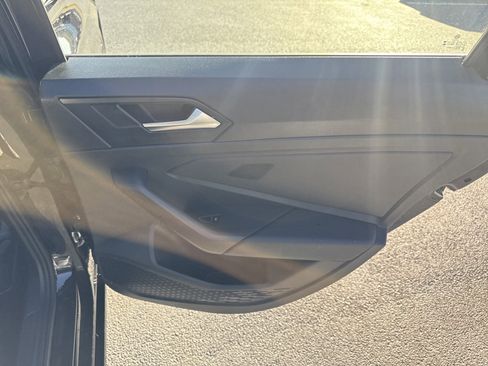 Used 2025 Volkswagen Jetta Sport image 32