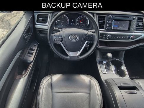 Used 2014 Toyota Highlander LE FWD image 8