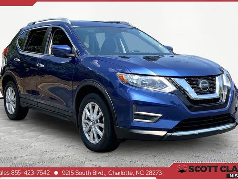 Used 2020 Nissan Rogue SV FWD image 1