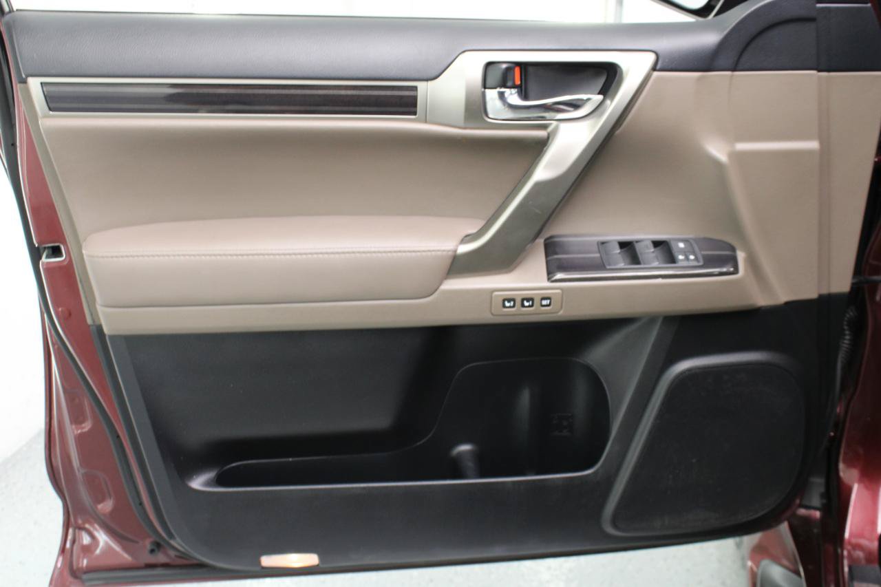 Used 2020 Lexus GX 460 Premium w/ Premium Package AWD/4WD image 34