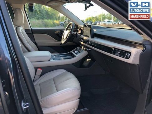Used 2023 Lincoln Aviator Reserve w/ Elements Package Plus AWD/4WD image 16