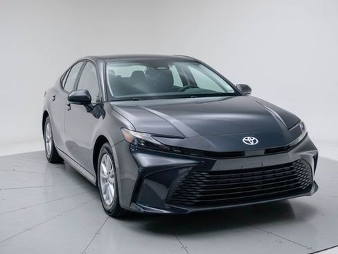 Used 2025 Toyota Camry LE FWD image 7